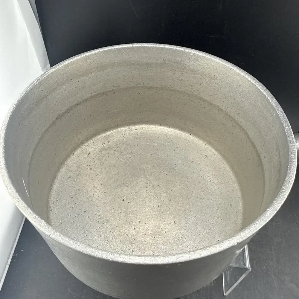 Vtg Wear-Ever 1041 1/2 Aluminum Sauce Pan Wood Handle Pot 1.5 Qt Made In Canada